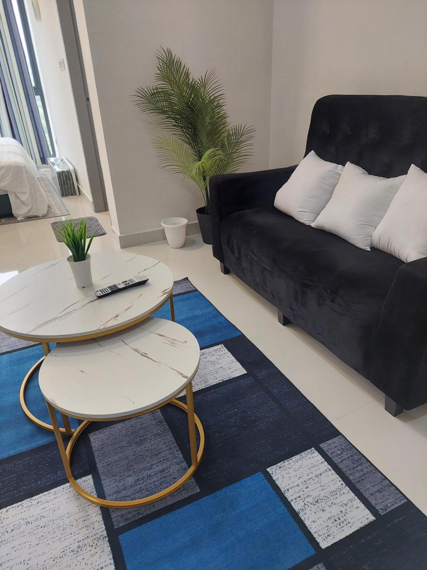 Apartment Klia Travel - 3r 2b - Wifi & Netflix *