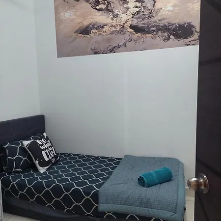 Klia Travel Homestay - 3R 2B - Wifi & Netflix Sepang Exterior photo