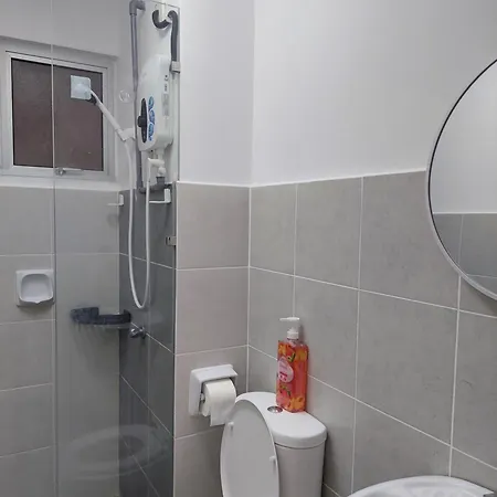 Klia Travel Homestay - 3R 2B - Wifi & Netflix Sepang Exterior photo