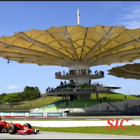 Klia Travel Homestay - 3R 2B - Wifi & Netflix Sepang Exterior photo