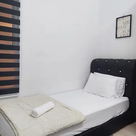 Klia Travel Homestay - 3R 2B - Wifi & Netflix Sepang Exterior photo
