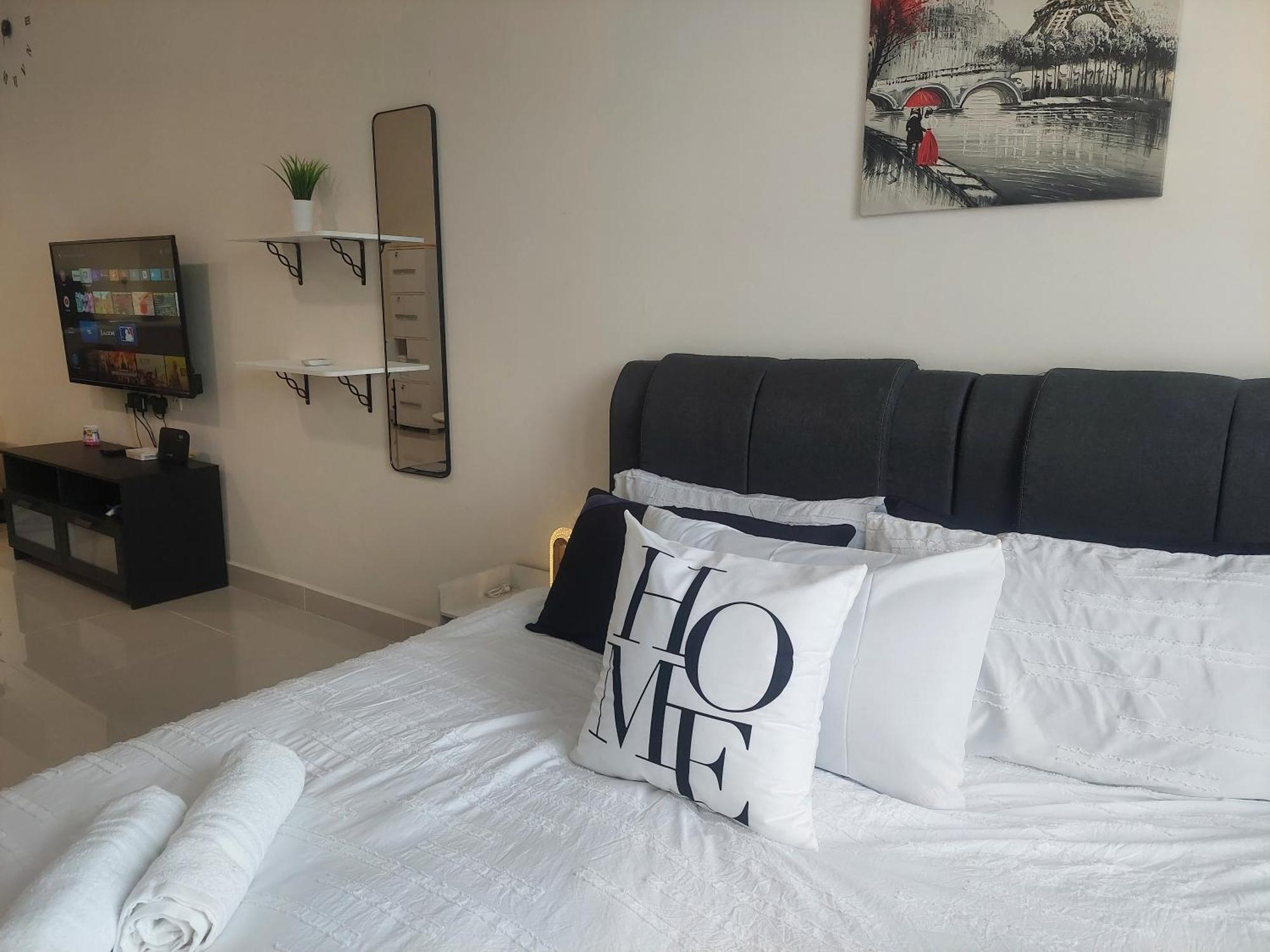 Klia Travel - 3r 2b - Wifi & Netflix Apartment