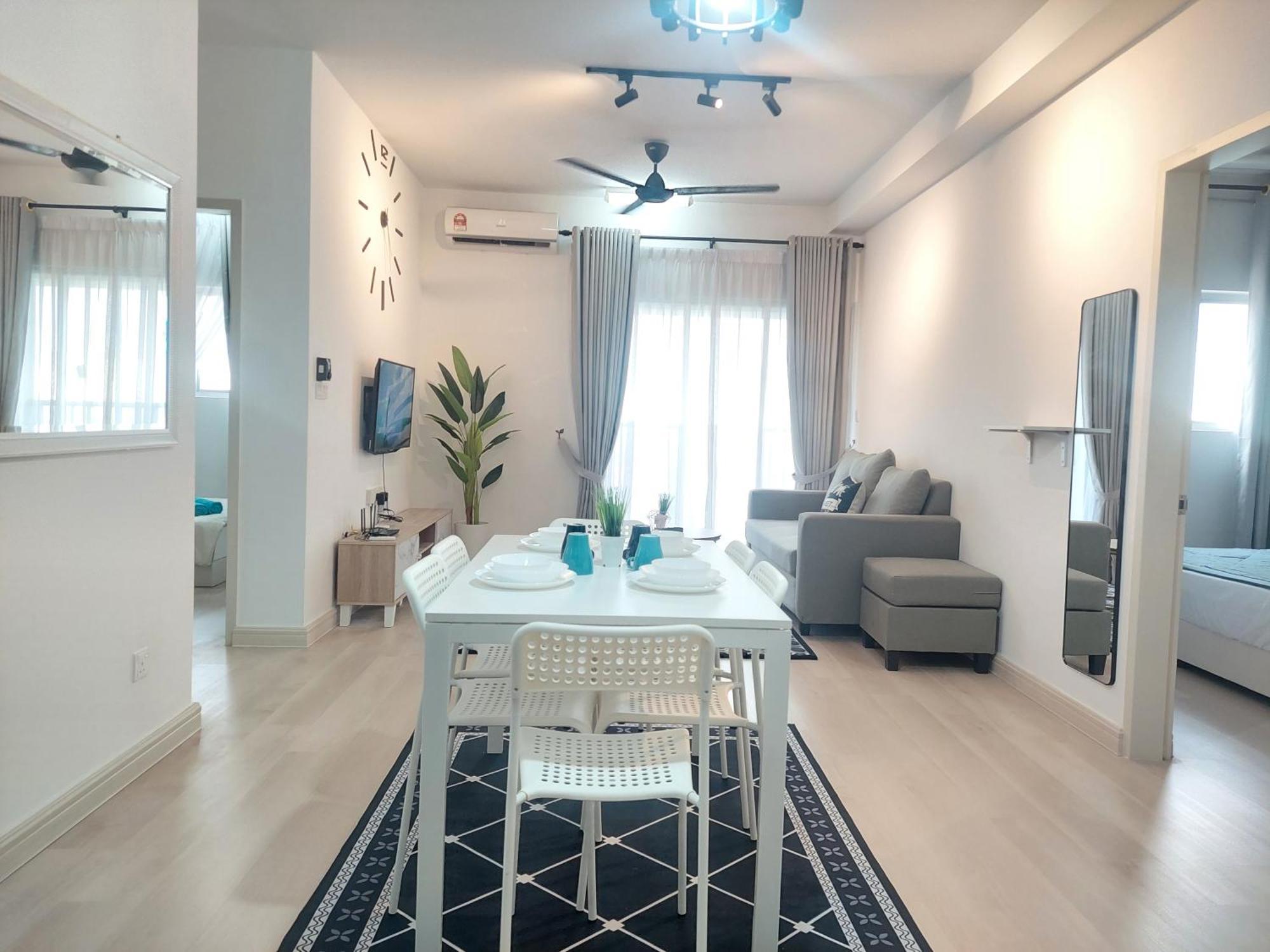 Apartment Klia Travel - 3r 2b - Wifi & Netflix *
